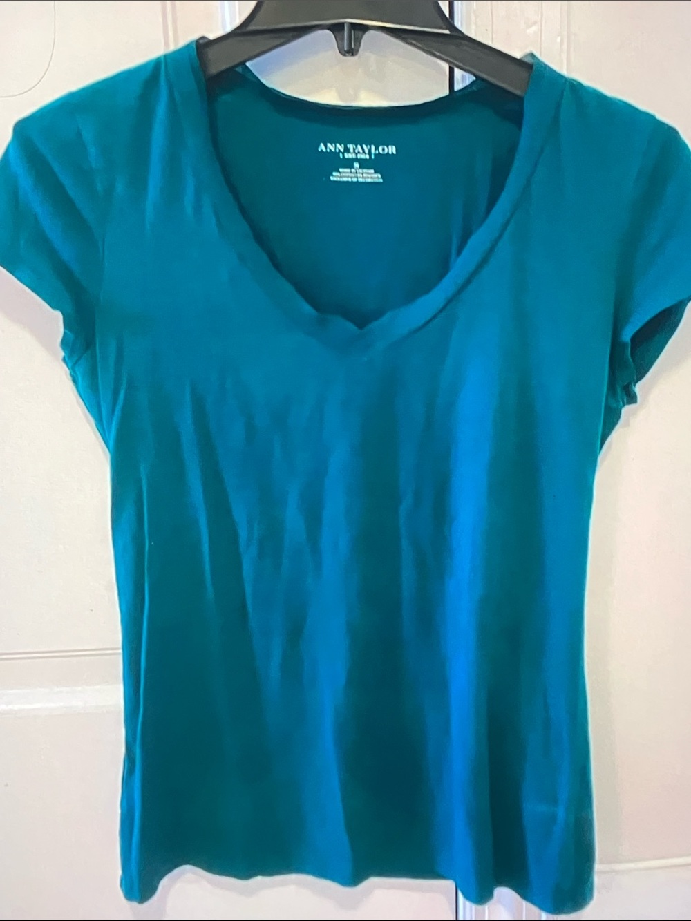 Ann Taylor Teal V-Neck Short Sleeve Tee